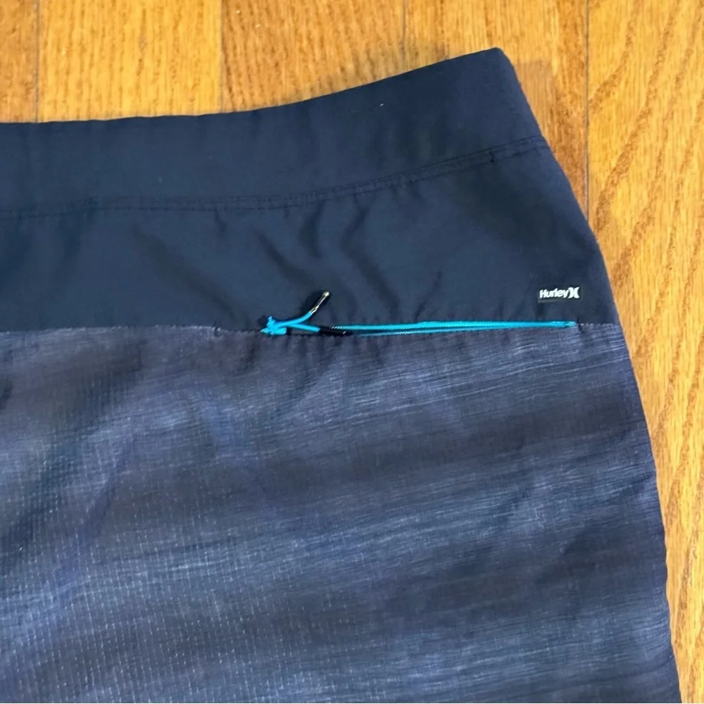 Hurley Men's Striped Shorts Black Size L